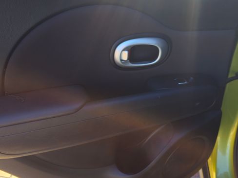 Used 2017 Kia Soul + image 29