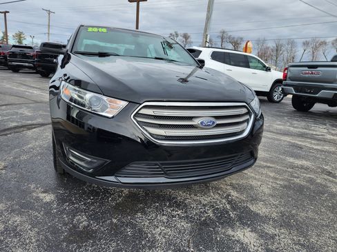 Used 2016 Ford Taurus SEL image 2