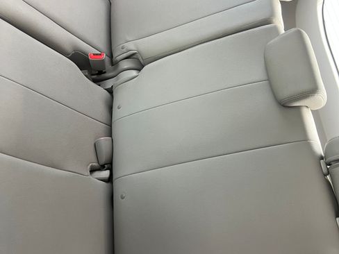 Used 2017 Toyota Sienna XLE Minivan FWD image 16