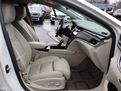 Used 2014 Cadillac XTS Luxury image 14