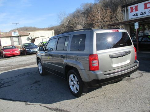 Used 2013 Jeep Patriot Sport image 8