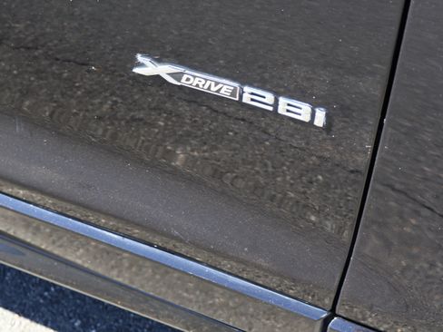 Used 2017 BMW X3 xDrive28i image 11