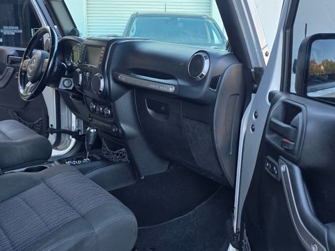 Used 2012 Jeep Wrangler Sport image 17