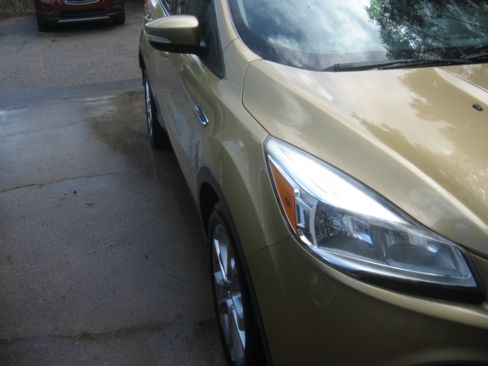 Used 2014 Ford Escape Titanium image 3