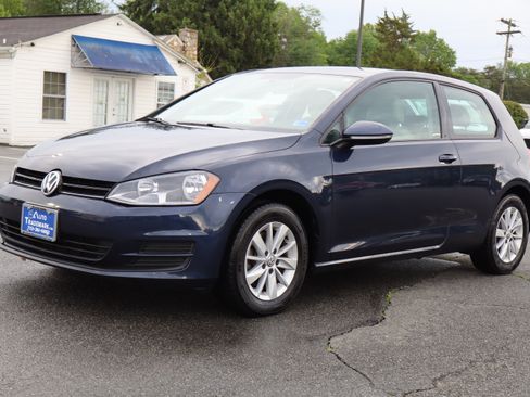Used 2015 Volkswagen Golf 2-Door FWD image 4