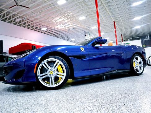 Used 2020 Ferrari Portofino image 4