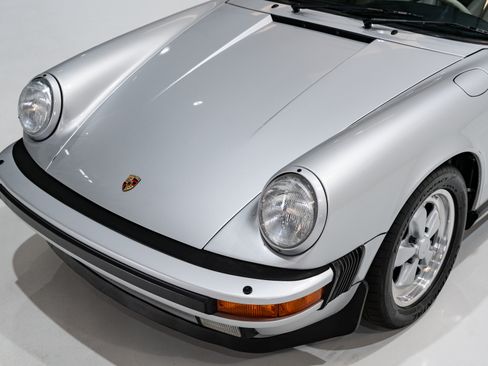 Used 1989 Porsche 911 Carrera Coupe RWD image 32