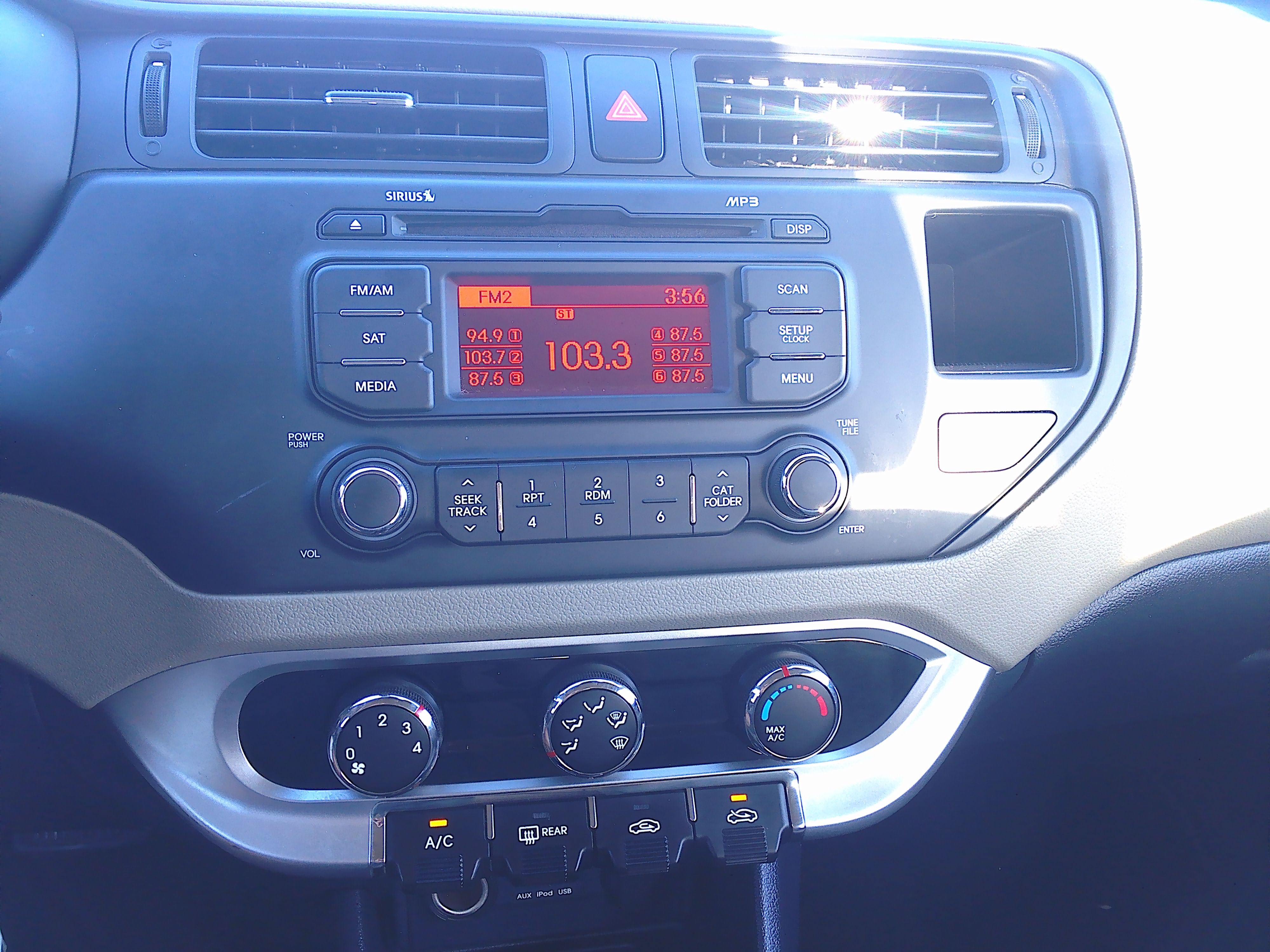 Used 2015 Kia Rio LX Hatchback FWD image 15