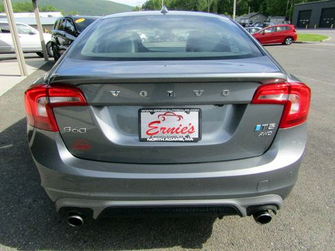 Used 2018 Volvo S60 T5 Dynamic AWD image 6