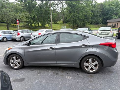 Used 2013 Hyundai Elantra image 5
