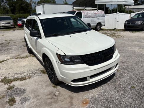 Used 2018 Dodge Journey FWD SE image 2