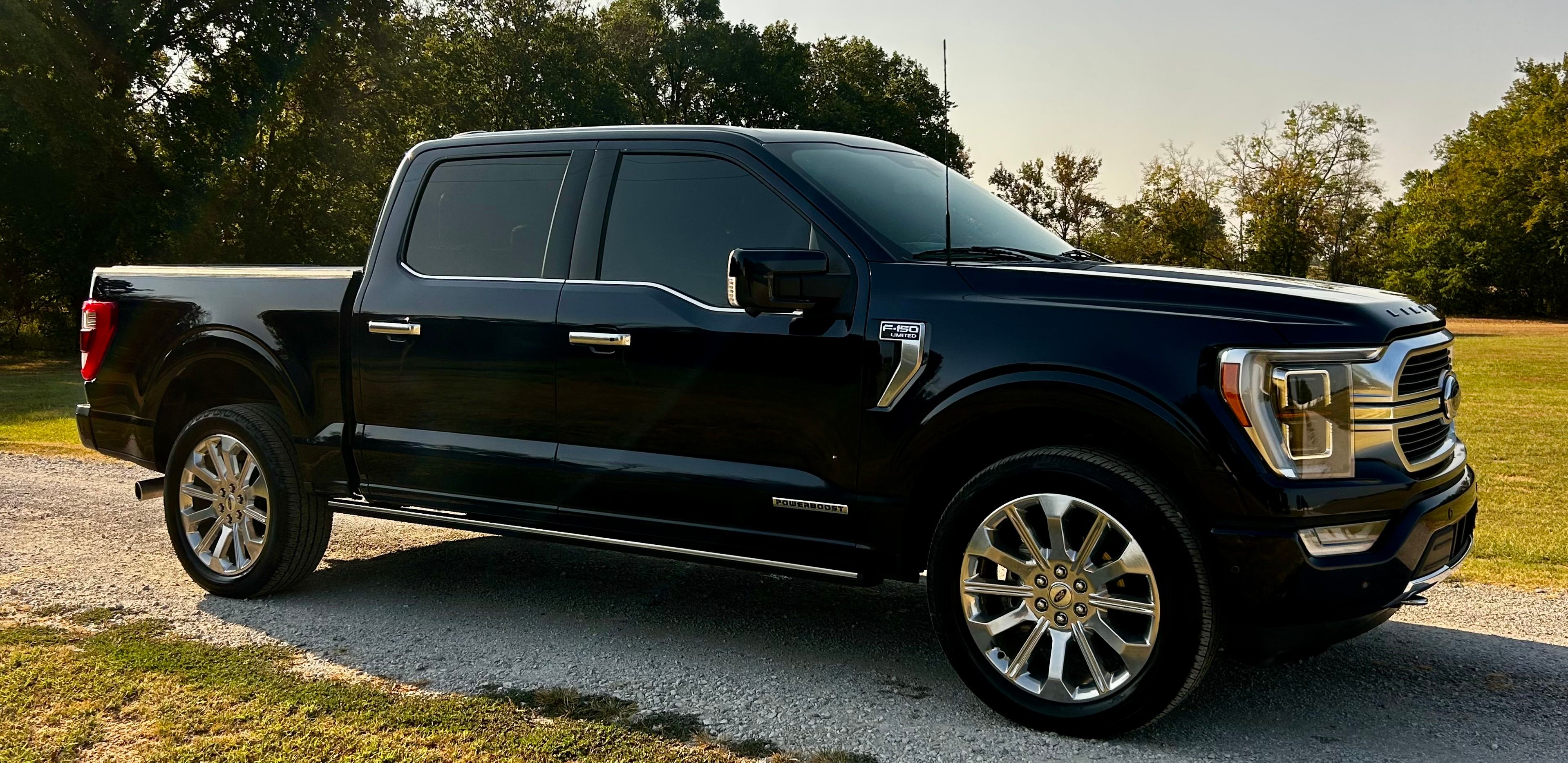 Used 2023 Ford F150 4x4 SuperCrew Hybrid image 12