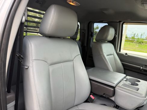 Used 2012 Ford F550 image 69
