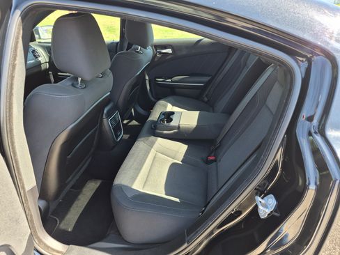 Used 2019 Dodge Charger SXT image 5