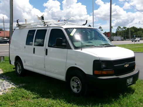 Used 2017 Chevrolet Express 2500 UNAVAIL RWD image 4
