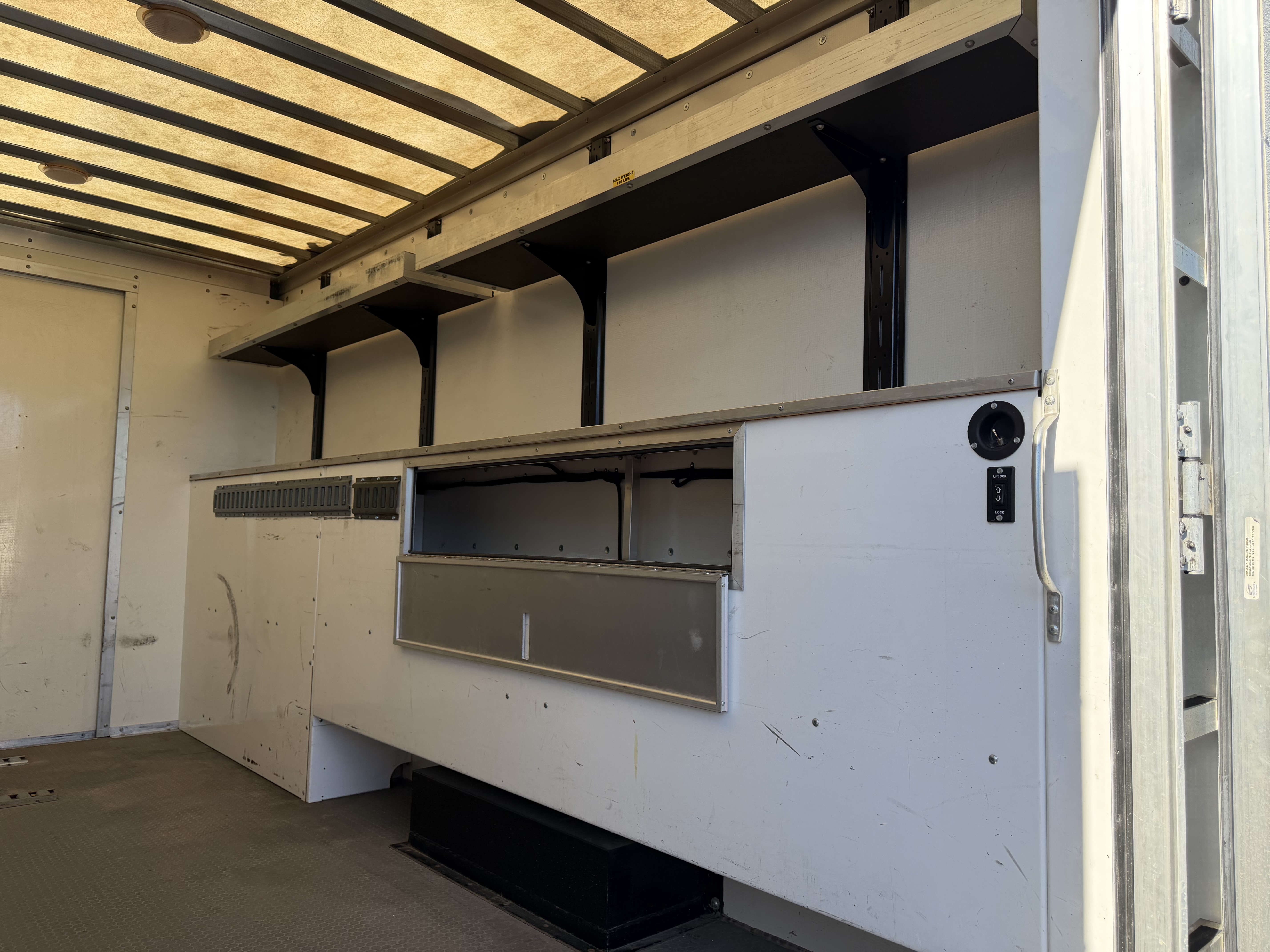 Used 2021 Chevrolet Express 3500 UNAVAIL RWD image 9