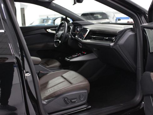 Used 2025 Audi Q4 e-tron Premium image 39