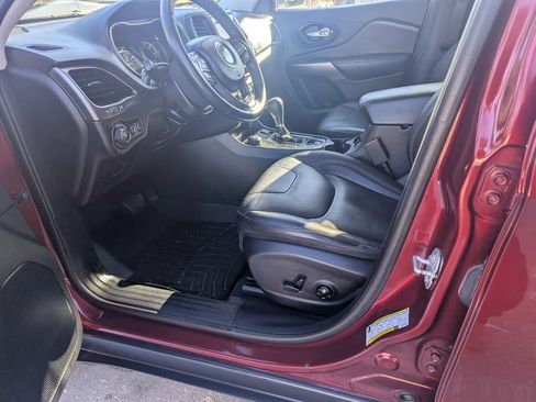 Used 2020 Jeep Cherokee Latitude Plus image 6