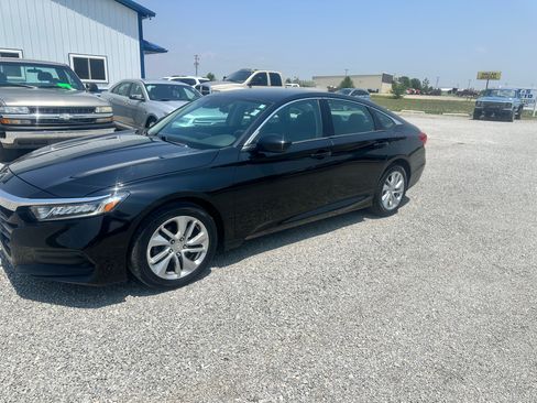 Used 2018 Honda Accord LX image 2