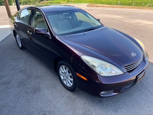 Used 2004 Lexus ES 330 FWD image 2