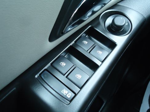 Used 2013 Chevrolet Cruze LS FWD image 16