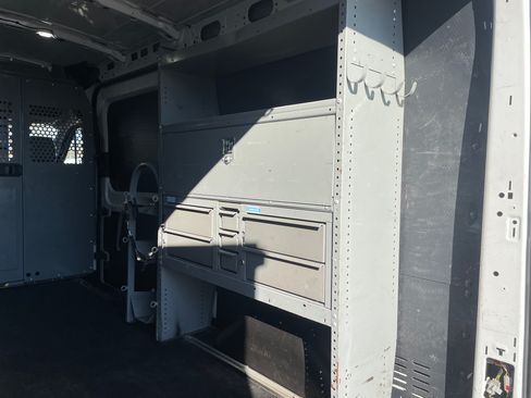 Used 2018 Ford Transit 250 image 9