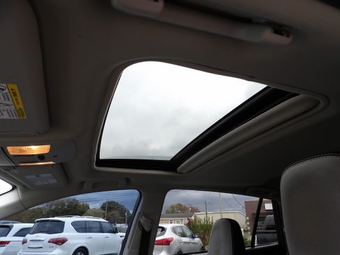 Used 2017 Toyota RAV4 XLE image 14