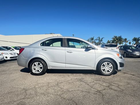 Used 2015 Chevrolet Sonic LT image 6