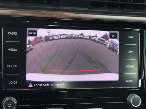 Used 2022 Volkswagen Passat Limited Edition image 28