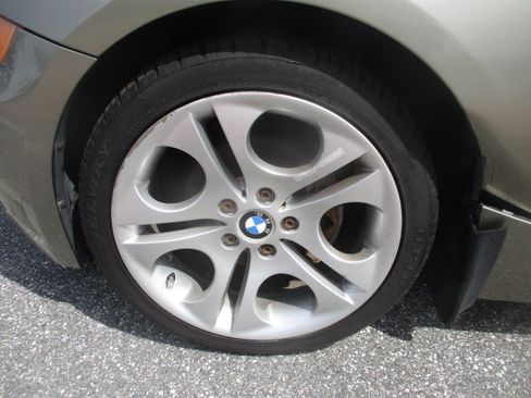 Used 2004 BMW Z4 2.5i image 10