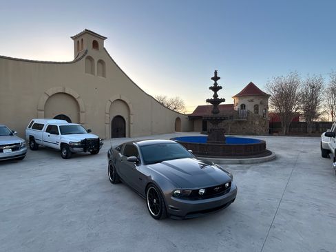 Used 2011 Ford Mustang GT Premium image 13