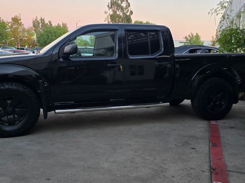 Used 2012 Nissan Frontier SV image 26