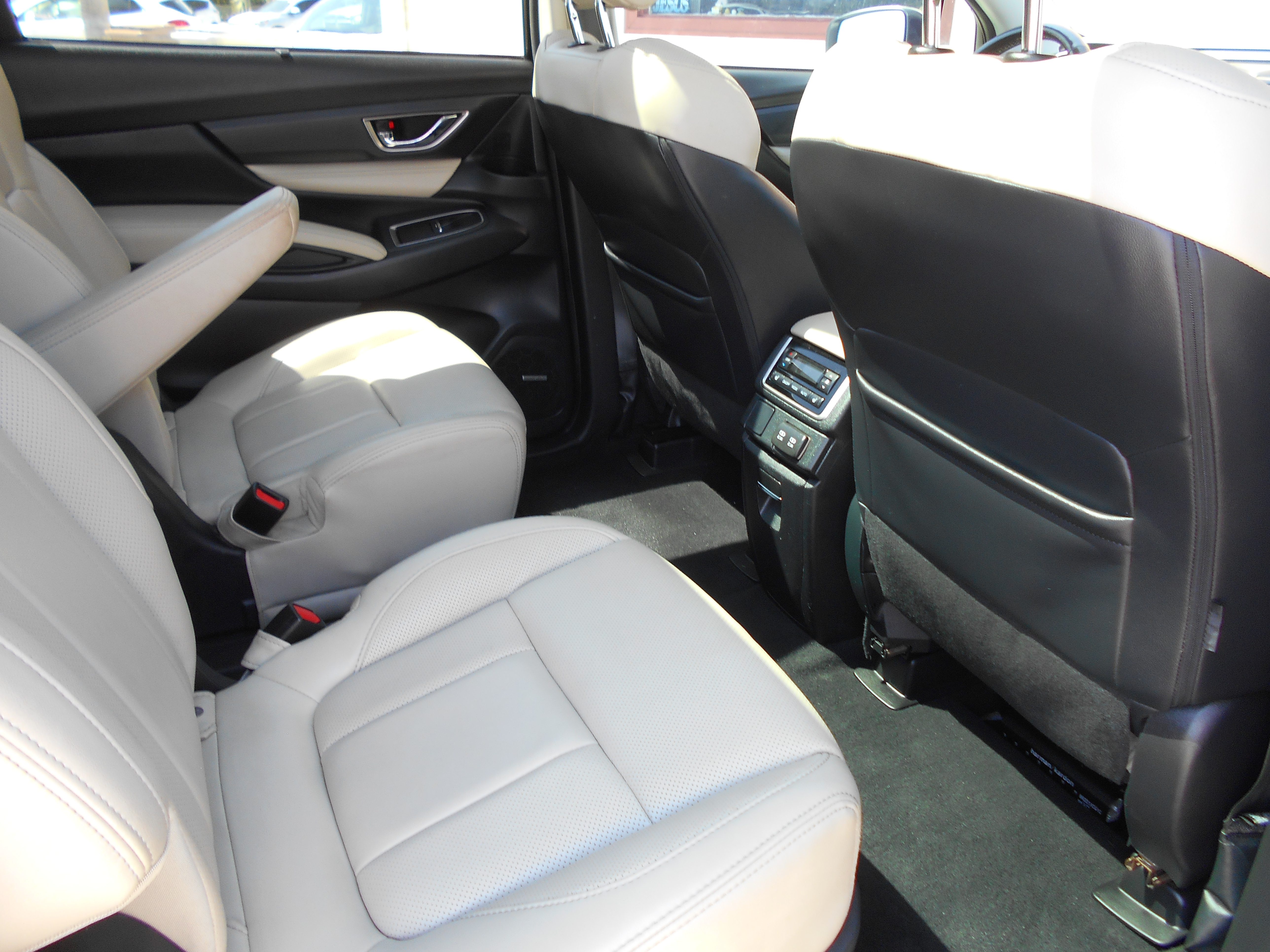 Used 2020 Subaru Ascent Limited AWD/4WD image 9