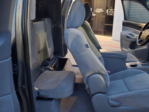 Used 2010 Toyota Tacoma SR5 image 27