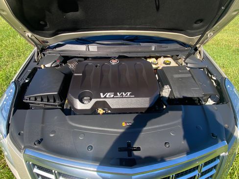 Used 2015 Cadillac XTS Luxury image 12