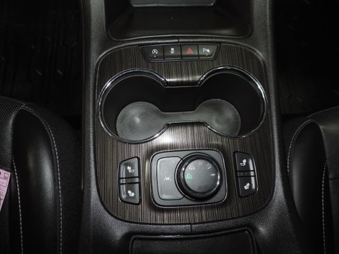 Used 2021 GMC Acadia SLT image 40