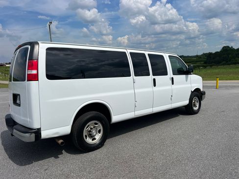 Used 2017 Chevrolet Express 3500 LT Extended Passenger RWD image 6