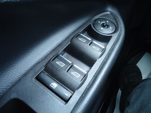 Used 2019 Ford Escape SEL image 18