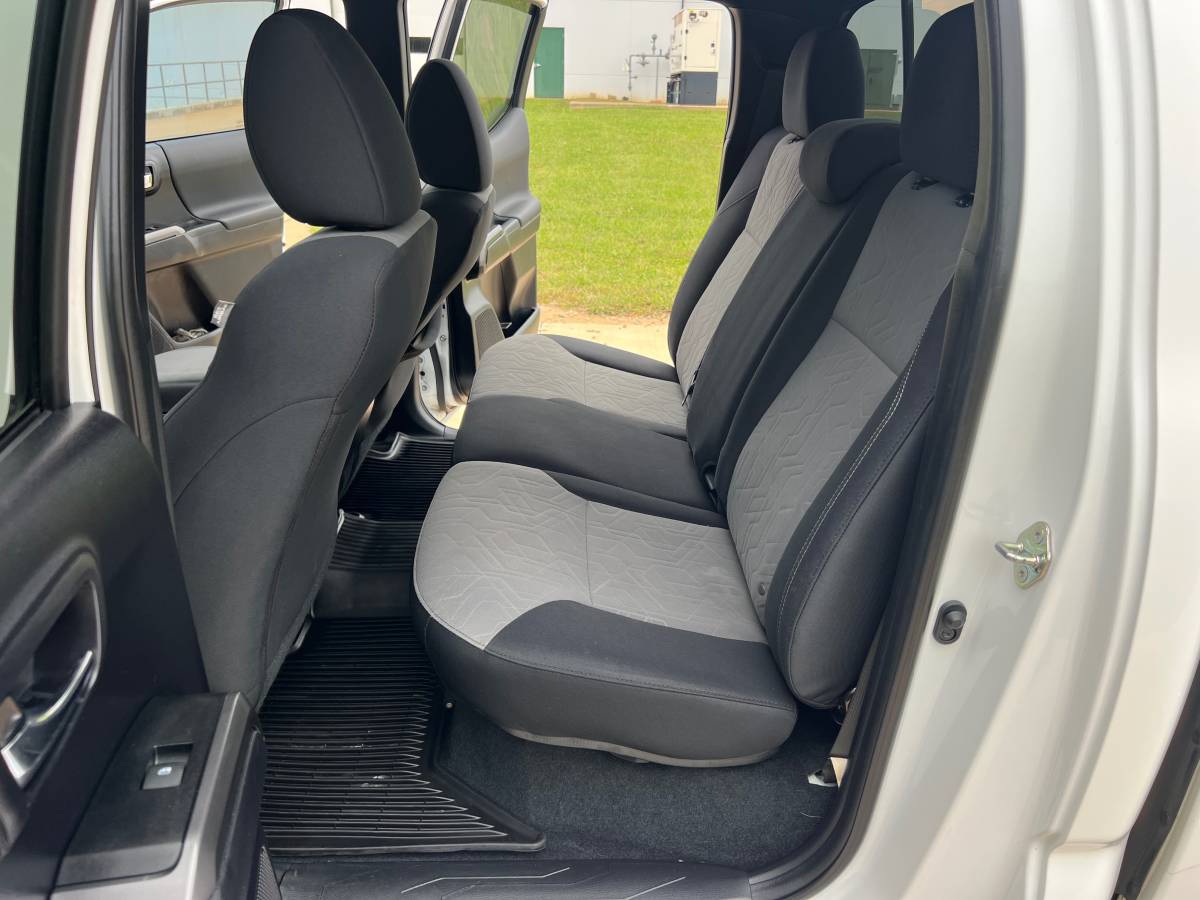 Used 2020 Toyota Tacoma TRD Sport AWD/4WD image 16