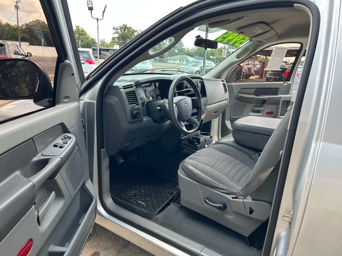 Used 2007 Dodge Ram 1500 Truck SXT image 4