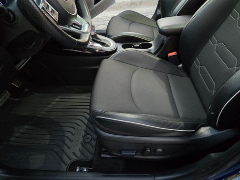 Used 2021 Kia Forte GT-Line image 13