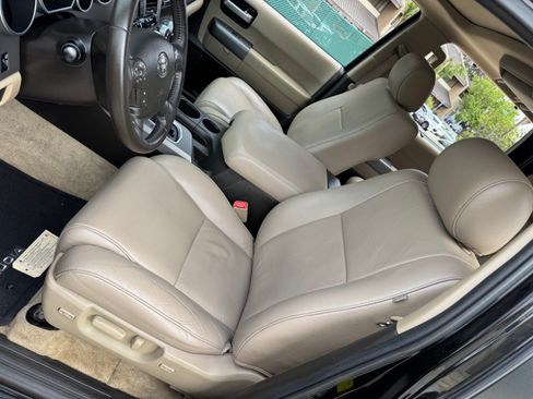 Used 2011 Toyota Sequoia Limited image 16