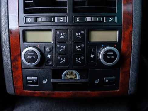 Used 2006 Volkswagen Touareg V10 TDI image 49