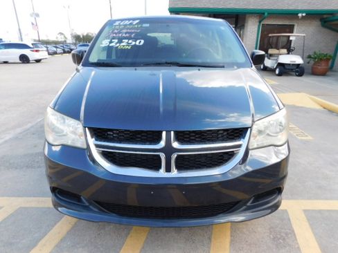 Used 2014 Dodge Grand Caravan SE image 3