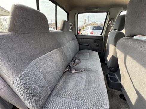 Used 2000 Nissan Frontier SE image 14