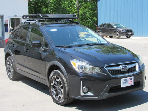 Used 2017 Subaru Crosstrek 2.0i Premium AWD/4WD image 10
