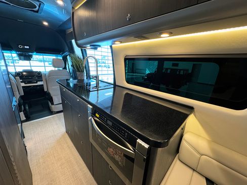 Used 2025 Mercedes-Benz Sprinter 3500 image 29