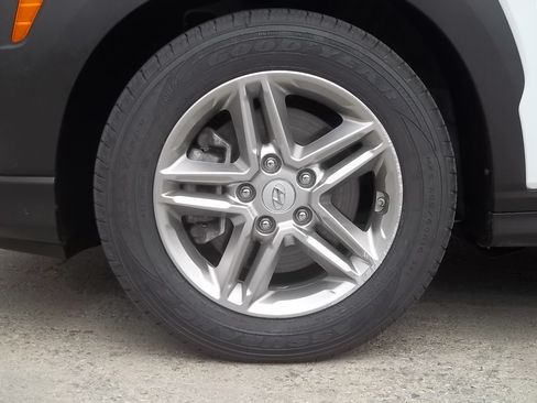 Used 2021 Hyundai Kona AWD SE image 13