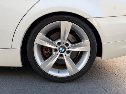 Used 2011 BMW 335i image 17