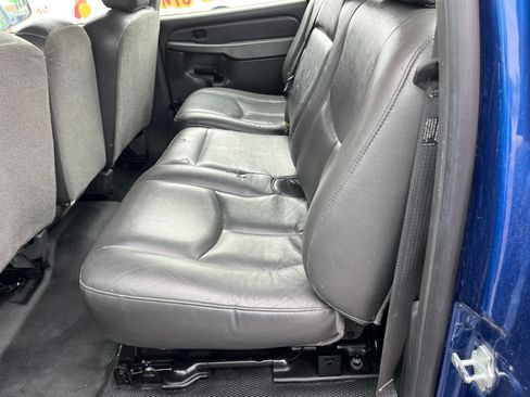 Used 2004 Chevrolet Silverado 3500 W/T image 9